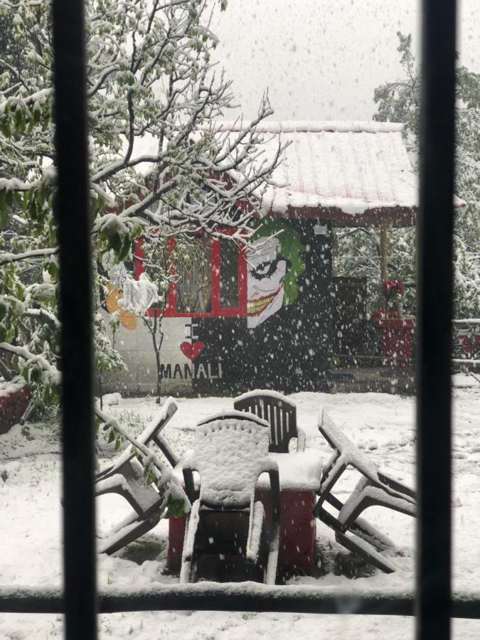 מנאלי Red House Cafe And Inn מראה חיצוני תמונה