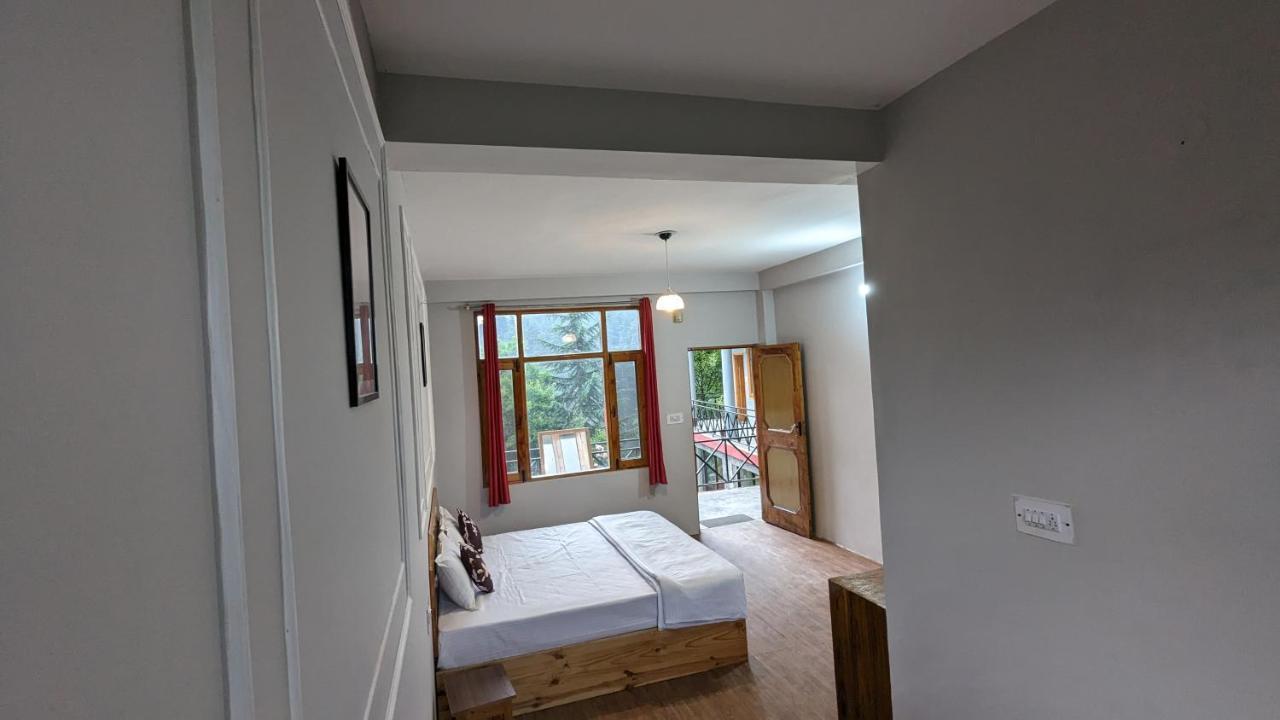 מנאלי Red House Cafe And Inn מראה חיצוני תמונה