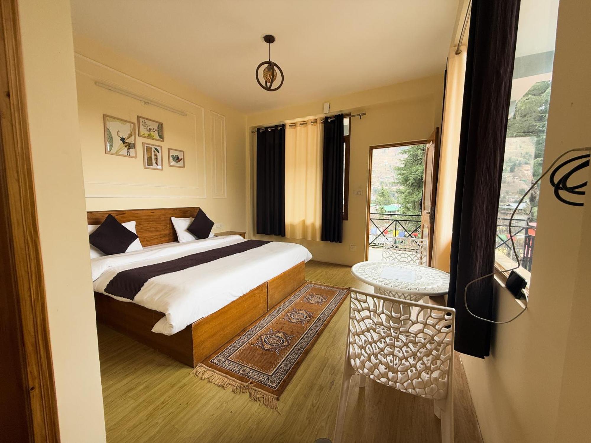 מנאלי Red House Cafe And Inn מראה חיצוני תמונה
